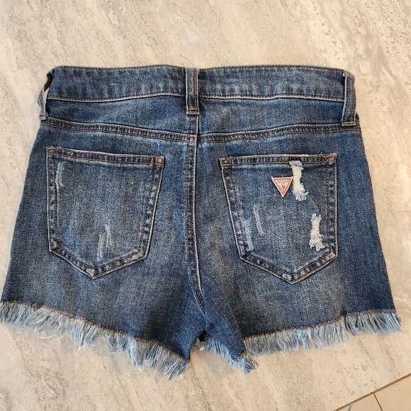Guess Jean shorts - Picture 2 of 3